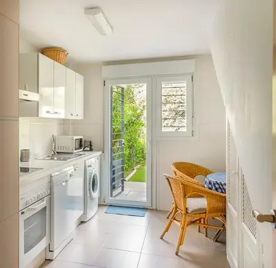 Una cocina o zona de cocina en Casa Rural Nacimiento del Huéznar - Tomillo 23
