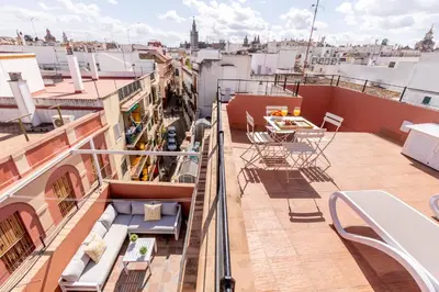 Un balcón o terraza de Alfalfa City Center Sky View by Valcambre