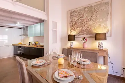 Una cocina o zona de cocina en Alfalfa City Center Sky View by Valcambre