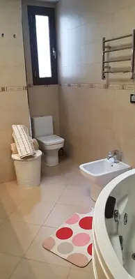 Un baño de APARTAMENTO REFORMADO Y LUMINOSO EN AGUILAR DE LA FRONTERA