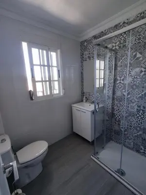 Un baño de casa Encarni, balcon de las cuevas