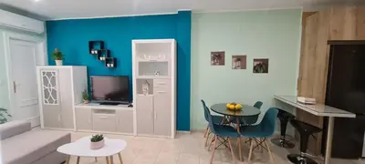 Una televisión o centro de entretenimiento en Adrian y Vanessa 2 VFT/JA/00556