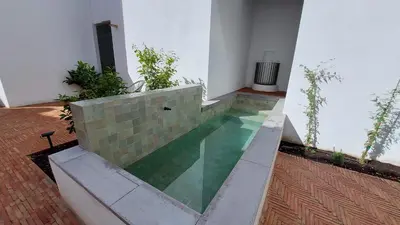 Piscina en o cerca de Patio del Lino