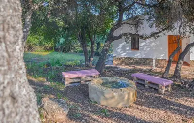 Jardín al aire libre en Nice Home In Estepa With Wifi