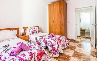 Cama o camas de una habitación en Gorgeous Apartment In Cordoba With Wifi