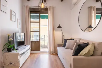 Una televisión o centro de entretenimiento en ISG Apartments Relator