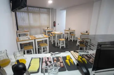 Comida en o cerca de este hotel