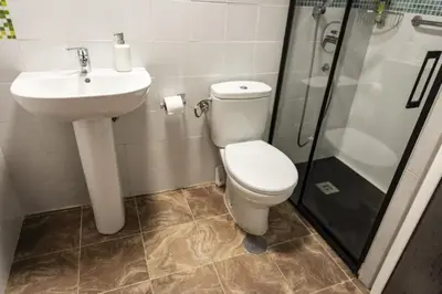 Un baño de La Cabaña