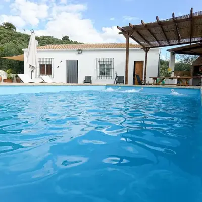 2 Bedroom Amazing Home In Rute