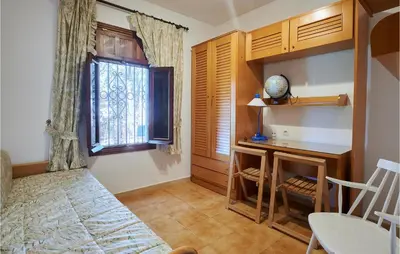 Cama o camas de una habitación en 6 Bedroom Cozy Home In Lucena