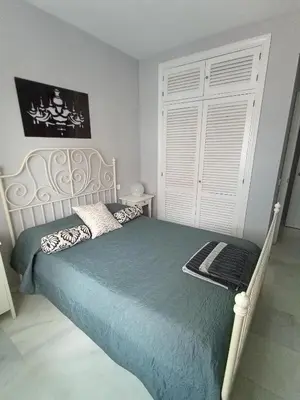 Cama o camas de una habitación en Cozy apartment & free parking