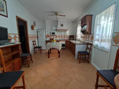 Una cocina o zona de cocina en CASA RURAL FERRETE