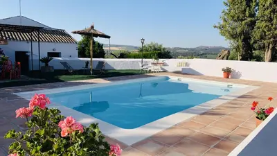 Piscina en o cerca de Casa Rural Faltriquera Setenil