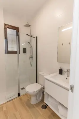 Un baño de Córdoba Suites Apartments