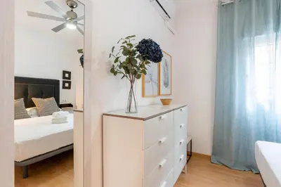 Cama o camas de una habitación en Bonito Callejón en la Judería by TheGoodTourist