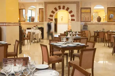 Un restaurante o sitio para comer en Eurostars Maimonides