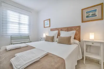 Cama o camas de una habitación en Las Azucenas de Conchaa- Parking privado gratuito