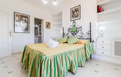 Cama o camas de una habitación en Stunning Home In Aguilar De La Frontera