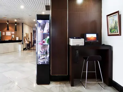 Una televisión o centro de entretenimiento en Catalonia Hispalis