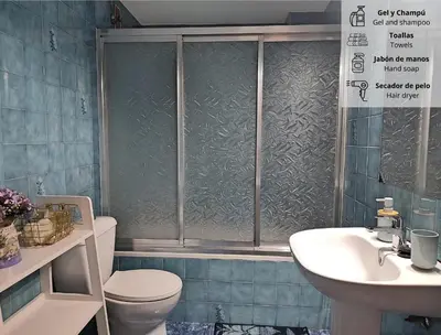 Un baño de Apartamento La Muralla de San Lorenzo