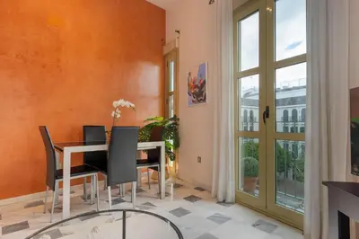 Plano de Beautiful apartment with balcony - Center-1BD1BTH