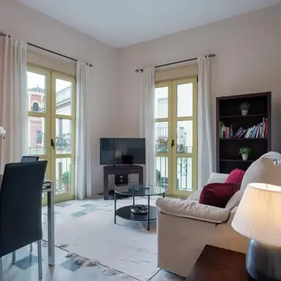 Beautiful apartment with balcony - Center-1BD1BTH