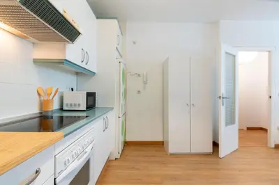 Una cocina o zona de cocina en CR ALAMEDA Amplio y Traquilo apartameto para parejas