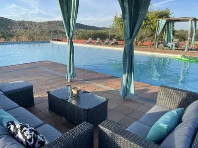Piscina en o cerca de Cortijo Huerta Galindo