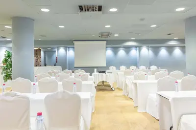 Zona business o sala de conferencias en Hotel Puerta de la Luna
