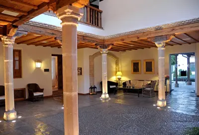 Zona de estar de Hotel Puerta de la Luna