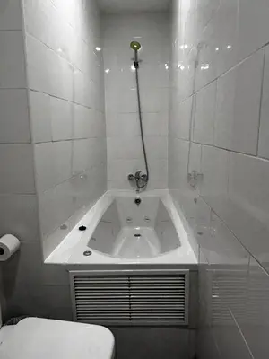 Un baño de #1# Estudio Sevilla centro BAÑERA HIDROMASAJE