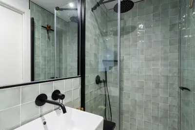 Un baño de Duplex en el casco antiguo de Sevilla