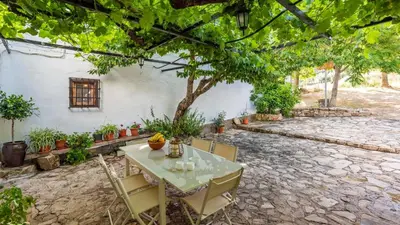 Jardín al aire libre en Las Nogueras de Montefrío by Ruralidays