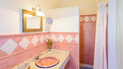 Un baño de La Fábrica de Juan Antequera - La Joya by Ruralidays