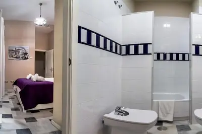 Un baño de DescubreHome Macarena Town Center