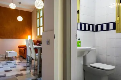 Un baño de DescubreHome Macarena Town Center