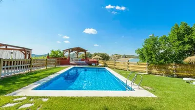 Piscina en o cerca de Cortijo El Encinar de Cobo Martos by Ruralidays