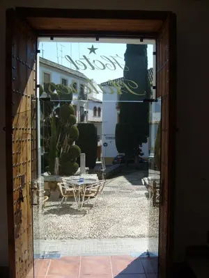 Un patio o zona al aire libre en Hotel Plateros