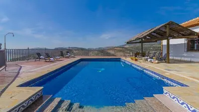 Piscina en o cerca de La Villa del Lago Iznájar by Ruralidays