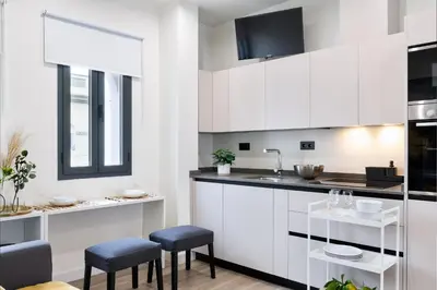Una cocina o zona de cocina en AvantiStays Clavel, la terraza te conquistará