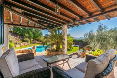 Zona de estar de El Chorro Villas Casa Buganvilla