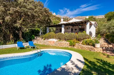 Piscina en o cerca de El Chorro Villas Casa Adelfa