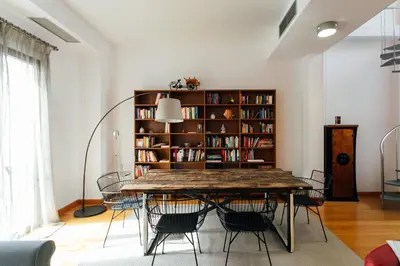 Biblioteca en el apartamento