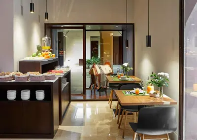 Comida en o cerca de este hotel