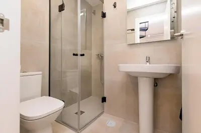 Un baño de BHost - Regina ll