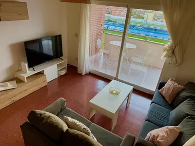 Una televisión o centro de entretenimiento en El Mirador de Linarejos