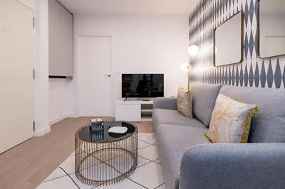 Una televisión o centro de entretenimiento en BHost - Regina IV