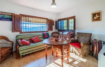 Zona de estar de 4 Bedroom Stunning Home In Iznajar