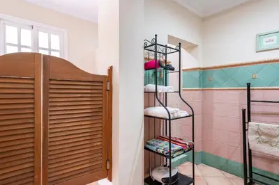Un baño de Villa Laforge