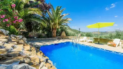 Piscina en o cerca de Combinación Cortijo y Mirador Casablanca Priego de Córdoba by Ruralidays